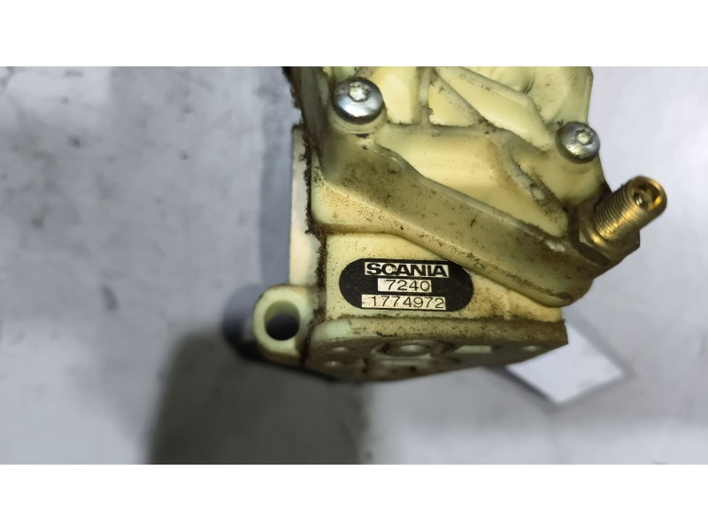 Recambio de palanca freno de mano para scania p,g,r,t - series p 500, r 500 referencia OEM IAM 1774972  