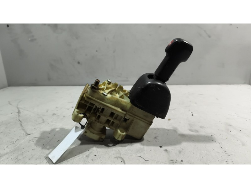 Recambio de palanca freno de mano para scania p,g,r,t - series p 500, r 500 referencia OEM IAM 1774972  