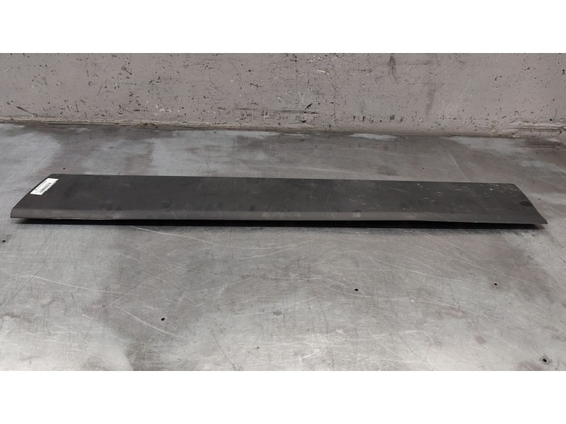 Recambio de moldura para renault trafic iii furgoneta (fg_) 2.0 dci 120 (fgmn) referencia OEM IAM 768556674  