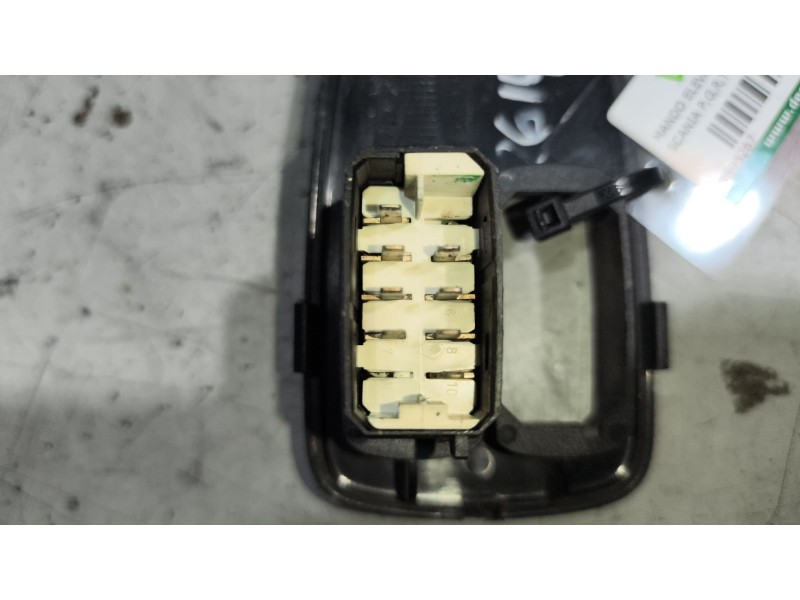 Recambio de mando elevalunas delantero derecho para scania p,g,r,t - series p 500, r 500 referencia OEM IAM 1421856  