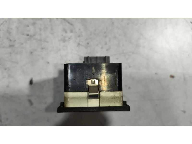 Recambio de mando luces para scania p,g,r,t - series p 500, r 500 referencia OEM IAM 1540673  