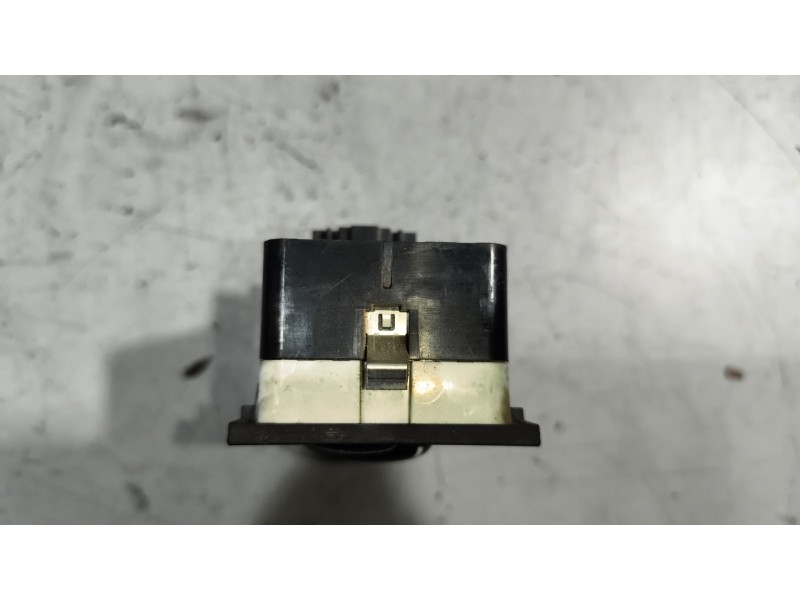 Recambio de mando luces para scania p,g,r,t - series p 500, r 500 referencia OEM IAM 1540673  