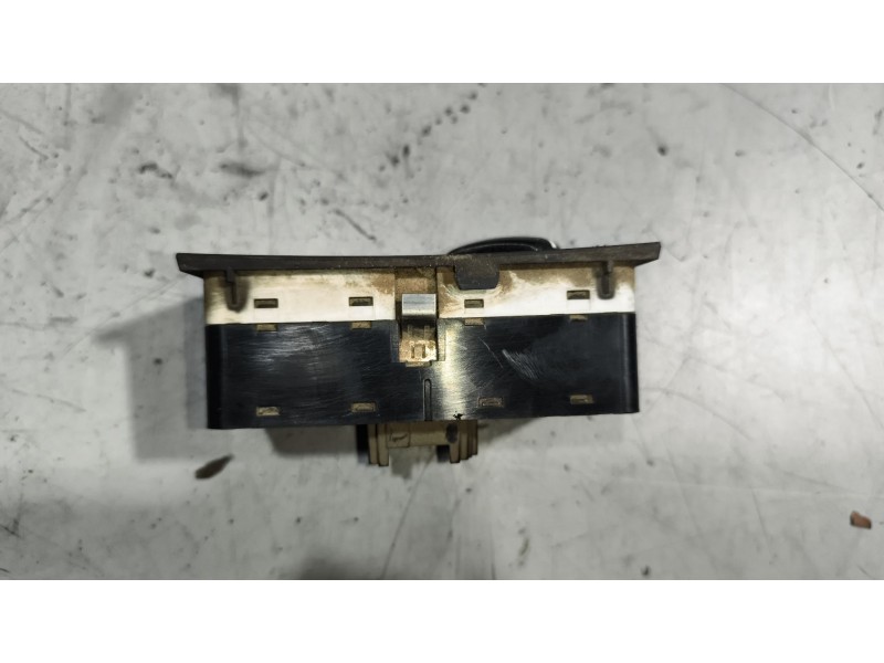 Recambio de mando luces para scania p,g,r,t - series p 500, r 500 referencia OEM IAM 1540673  