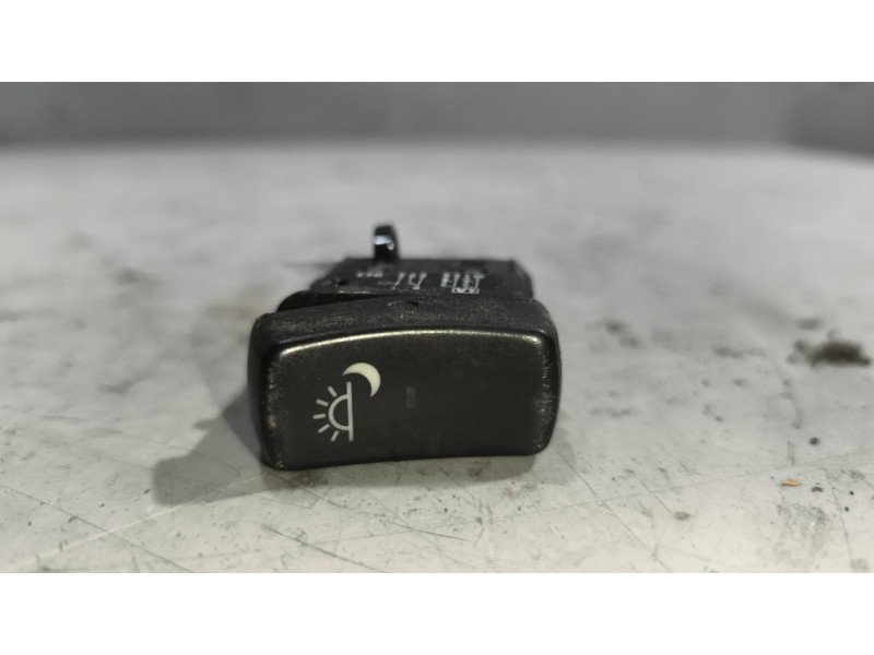 Recambio de interruptor para scania p,g,r,t - series p 500, r 500 referencia OEM IAM 1421861  