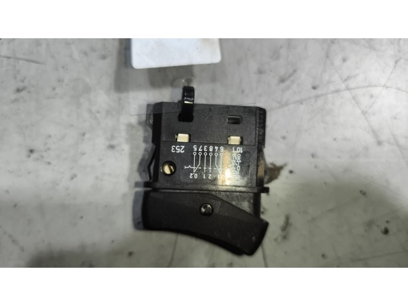 Recambio de interruptor para scania p,g,r,t - series p 500, r 500 referencia OEM IAM 1733418  