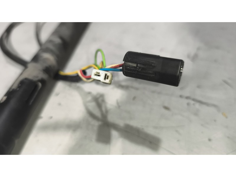 Recambio de brazo retrovisor izquierdo para daf serie lf45 desde 01 5.9 diesel referencia OEM IAM 1733892  