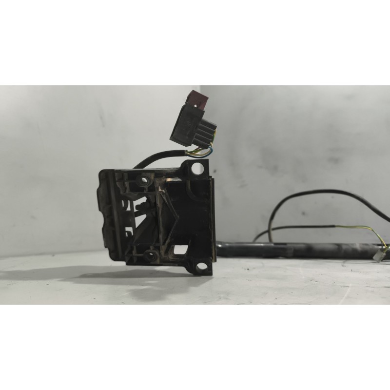 Recambio de brazo retrovisor izquierdo para daf serie lf45 desde 01 5.9 diesel referencia OEM IAM 1733892  