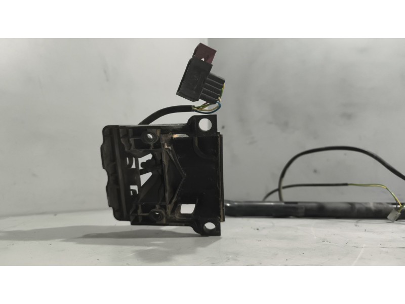 Recambio de brazo retrovisor izquierdo para daf serie lf45 desde 01 5.9 diesel referencia OEM IAM 1733892  