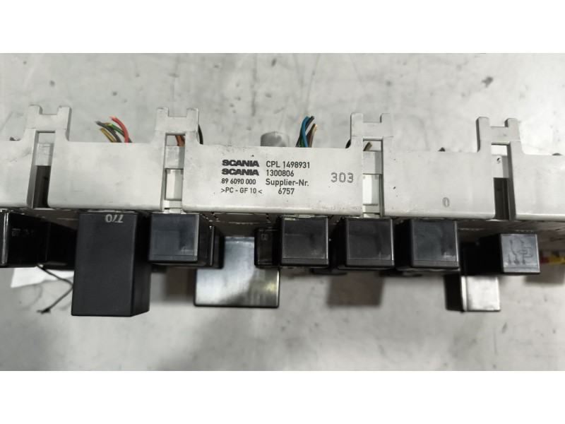 Recambio de caja reles / fusibles para scania 4 - series 164 l/580 referencia OEM IAM 1498931 1436458 