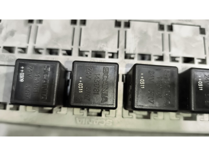 Recambio de caja reles / fusibles para scania 4 - series 164 l/580 referencia OEM IAM 1498931 1436458 