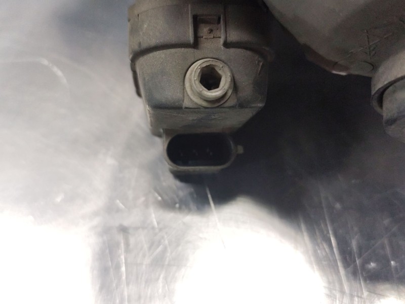 Recambio de faro derecho para opel vivaro a furgoneta (x83) 1.9 dti (f7) referencia OEM IAM 91165720  