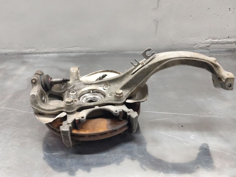 Recambio de mangueta delantera derecha para audi a4 ber. (b8) básico referencia OEM IAM 8K0407254R  