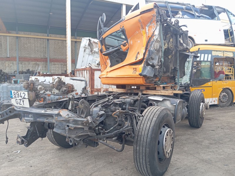 mercedes-benz axor 2-ejes 18 ton 2004  del año 2006