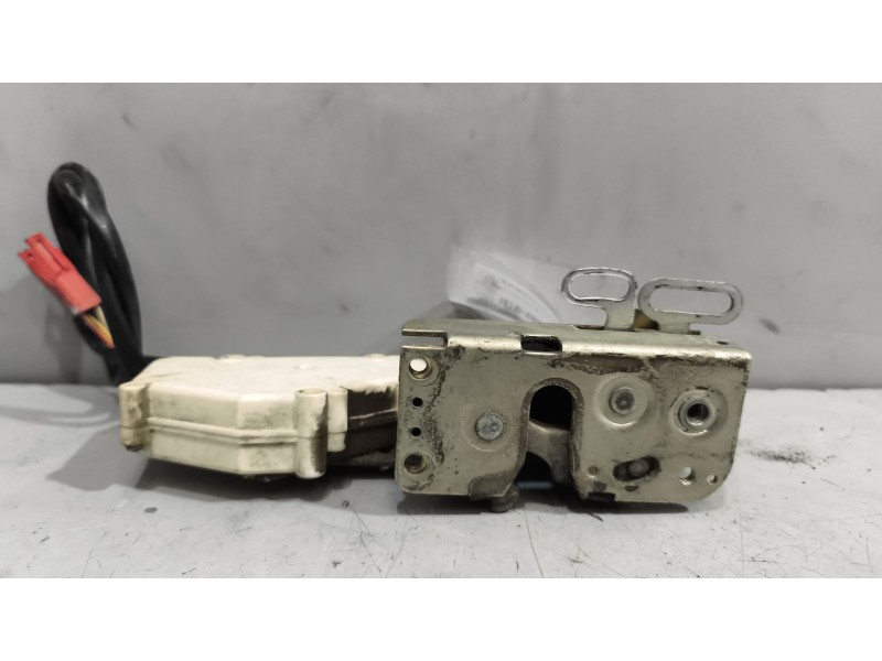 Recambio de cerradura puerta delantera izquierda para scania r i r 500 referencia OEM IAM 1940920  
