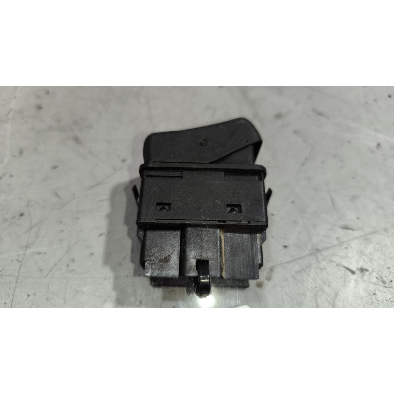 Recambio de warning para volvo fh 12 asta 2001 e2 / e3 12.1 diesel (d12d380) referencia OEM IAM 8157750  