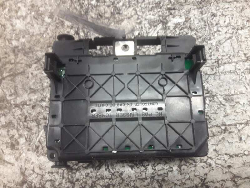 Recambio de bsm caja fusibles para peugeot partner (s2) combiespace referencia OEM IAM 9643498980 S118470002E 