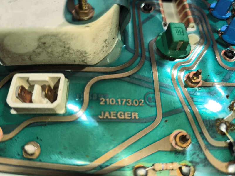 Recambio de cuadro instrumentos para nissan eco - t 135.75/100 kw 4.0 diesel referencia OEM IAM 24810D6301  