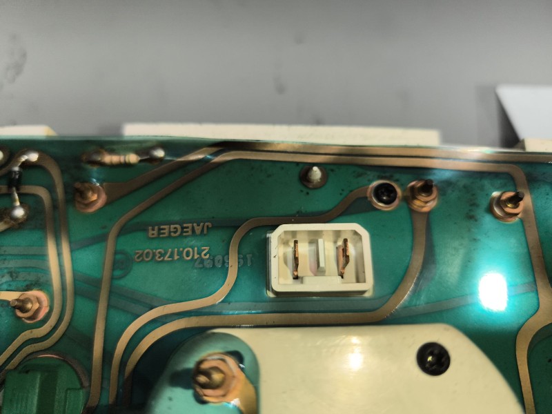 Recambio de cuadro instrumentos para nissan eco - t 135.75/100 kw 4.0 diesel referencia OEM IAM 24810D6301  