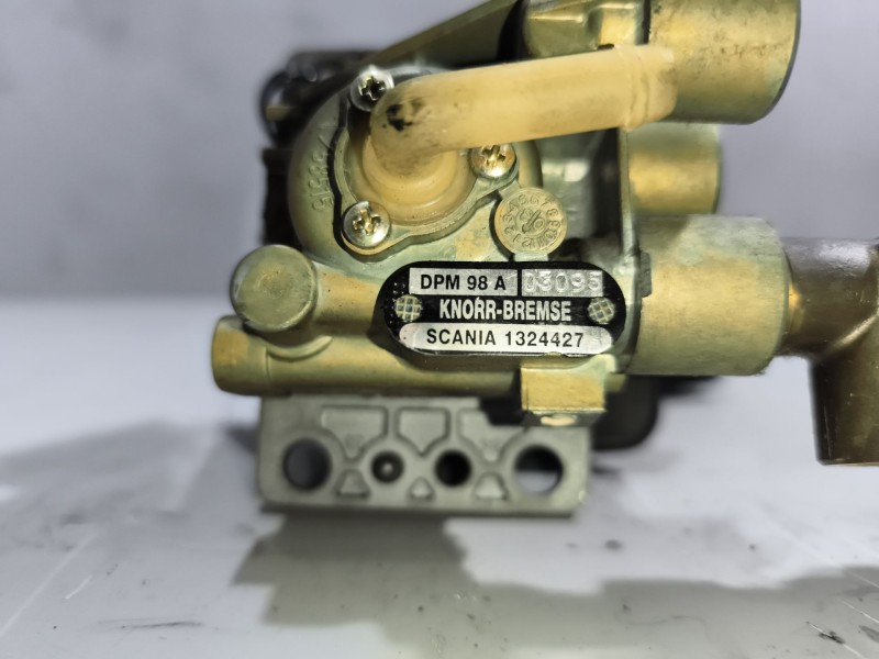 Recambio de palanca freno de mano para scania 4 - series 164 l/580 referencia OEM IAM 1324427 DPM98A 