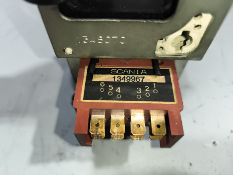 Recambio de mando intarder para scania 4 - series 164 l/580 referencia OEM IAM 1349967  