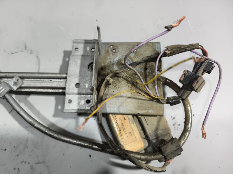 Recambio de elevalunas delantero izquierdo para renault magnum ab diesel referencia OEM IAM   