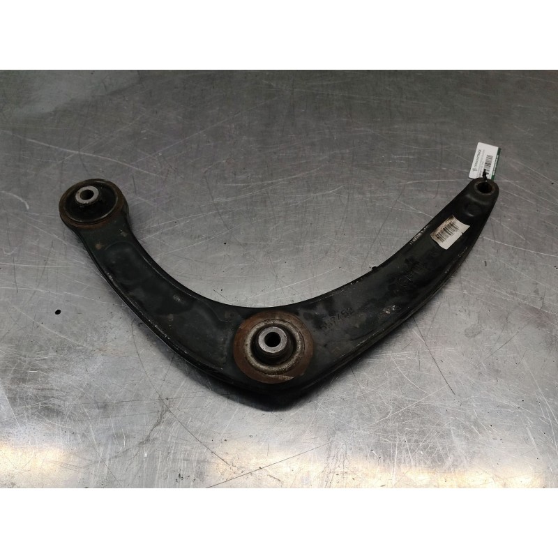 Recambio de brazo suspension inferior delantero izquierdo para peugeot partner tepee 1.6 bluehdi 100 referencia OEM IAM   