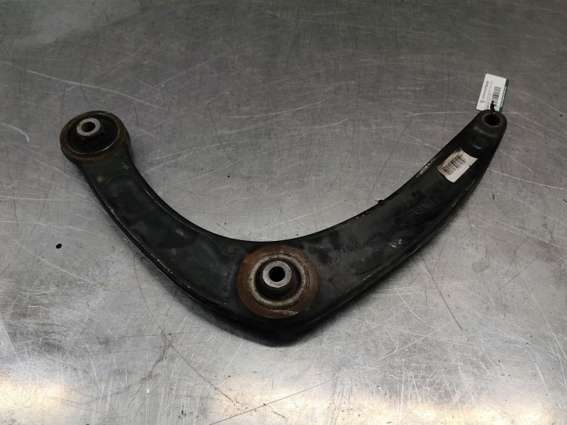 Recambio de brazo suspension inferior delantero izquierdo para peugeot partner tepee 1.6 bluehdi 100 referencia OEM IAM   