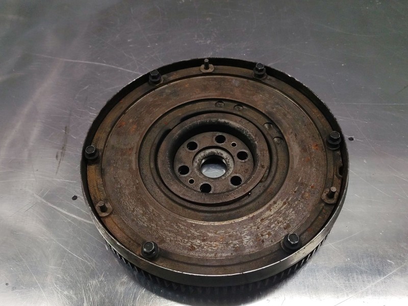 Recambio de volante motor para ford mondeo iii sedán (b4y) 2.0 16v referencia OEM IAM   