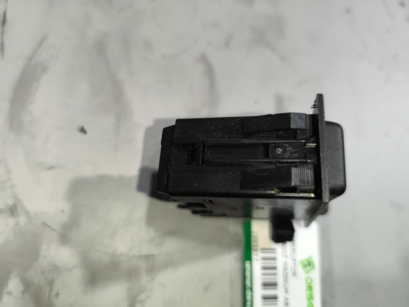 Recambio de interruptor para renault magnum ab diesel referencia OEM IAM 5010379342  