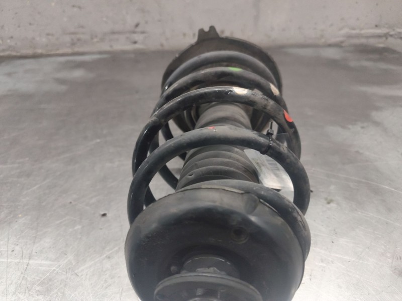 Recambio de amortiguador delantero izquierdo para peugeot partner tepee 1.6 bluehdi 100 referencia OEM IAM 982188848000  