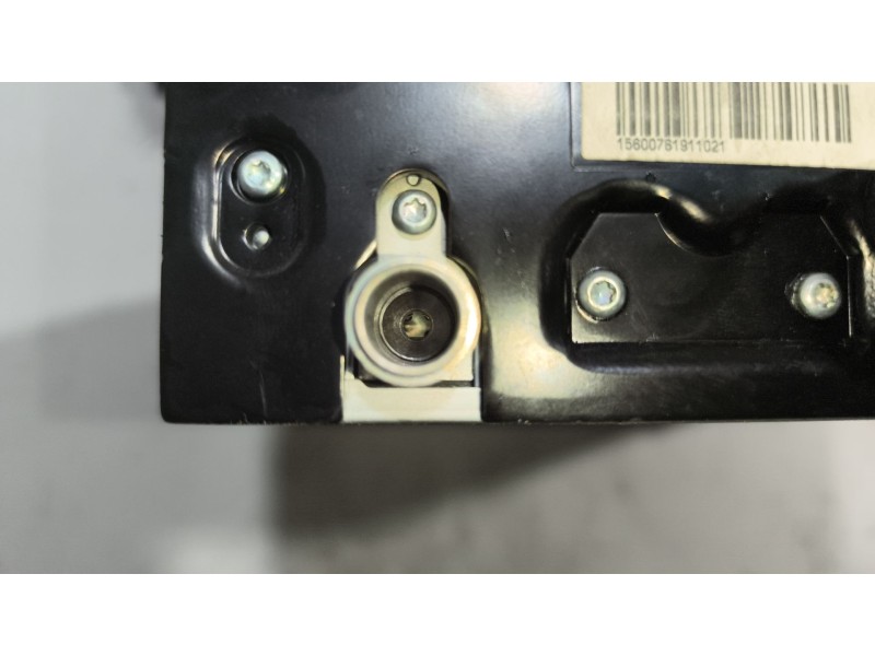 Recambio de sistema audio / radio cd para renault magnum ab diesel referencia OEM IAM 7421819272 28261016 