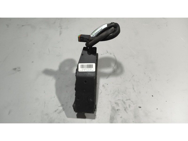 Recambio de pedal acelerador para renault magnum ab diesel referencia OEM IAM 7421111164  
