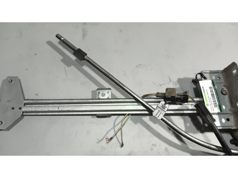 Recambio de elevalunas delantero derecho para renault magnum ab diesel referencia OEM IAM 7421275875  