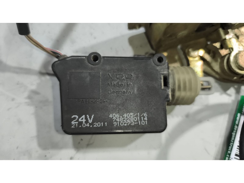 Recambio de cerradura puerta delantera derecha para renault magnum ab diesel referencia OEM IAM 7482280160  
