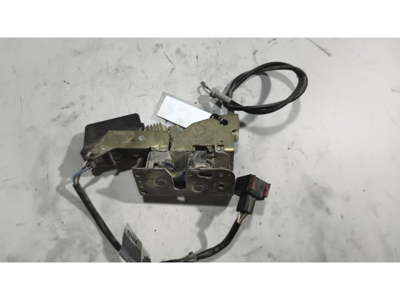 Recambio de cerradura puerta delantera derecha para renault magnum ab diesel referencia OEM IAM 7482280160  