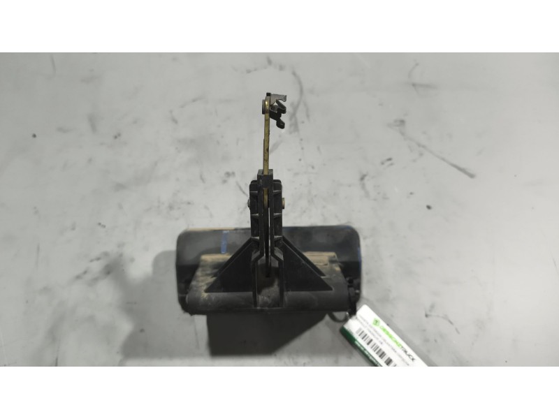 Recambio de maneta exterior delantera derecha para renault magnum ab diesel referencia OEM IAM 7482053981  