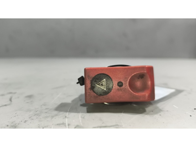 Recambio de warning para renault magnum ab diesel referencia OEM IAM 5010306848  