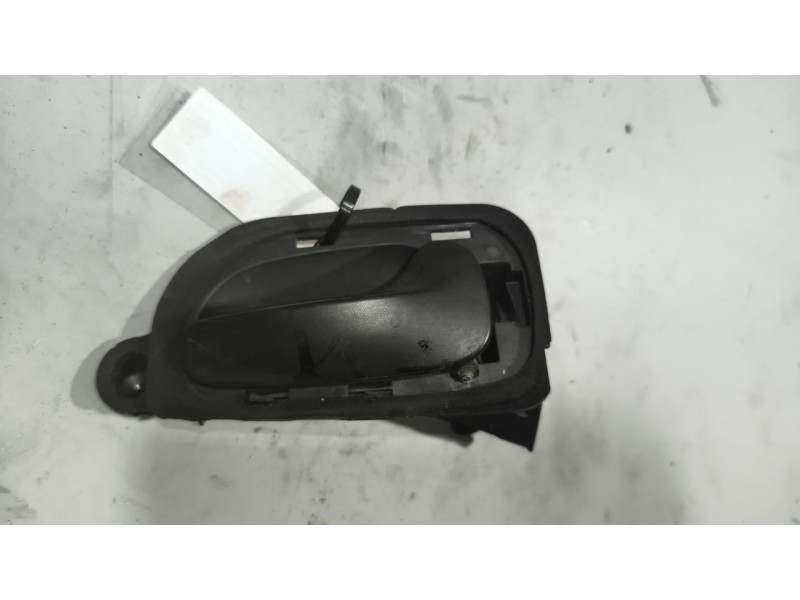 Recambio de maneta interior delantera derecha para renault magnum ab diesel referencia OEM IAM   