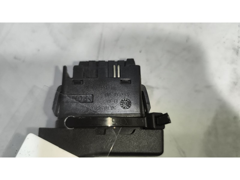 Recambio de interruptor para renault magnum ab diesel referencia OEM IAM 5010589016  