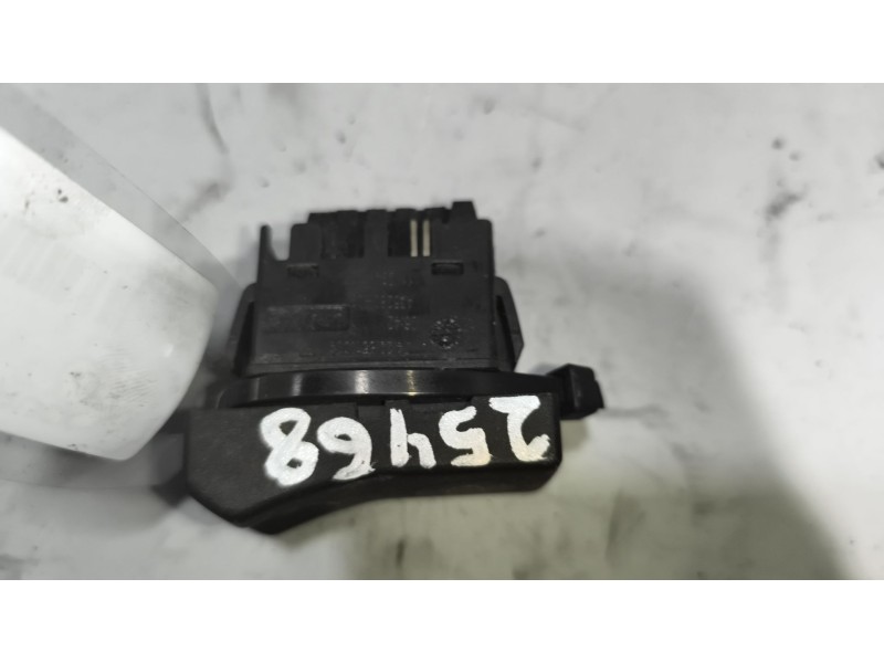 Recambio de interruptor para renault magnum ab diesel referencia OEM IAM 7420851304  