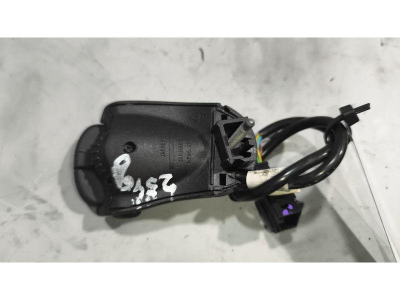 Recambio de mando radio para renault magnum ab diesel referencia OEM IAM 5010589997  