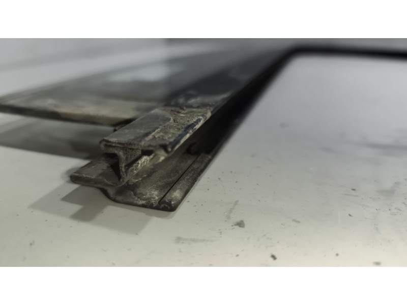 Recambio de luna custodia delantera derecha para renault magnum ab diesel referencia OEM IAM 7421011922  