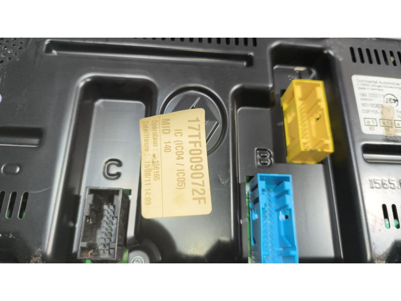 Recambio de cuadro instrumentos para renault magnum ab diesel referencia OEM IAM 7421573671  