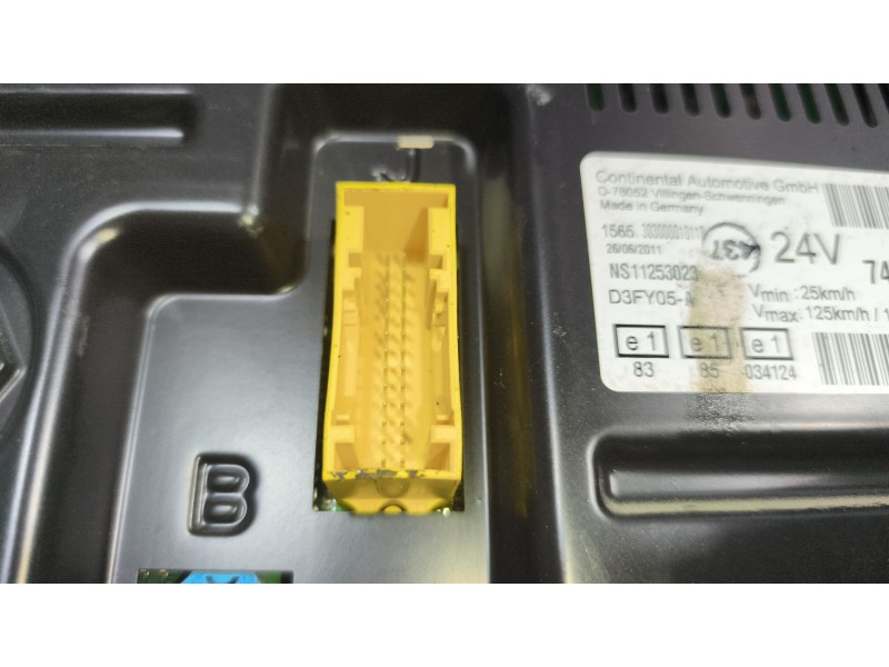 Recambio de cuadro instrumentos para renault magnum ab diesel referencia OEM IAM 7421573671  