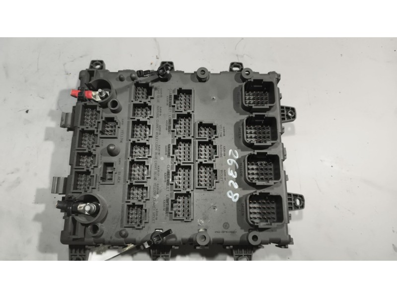 Recambio de caja reles / fusibles para renault magnum ab diesel referencia OEM IAM 7421464562  