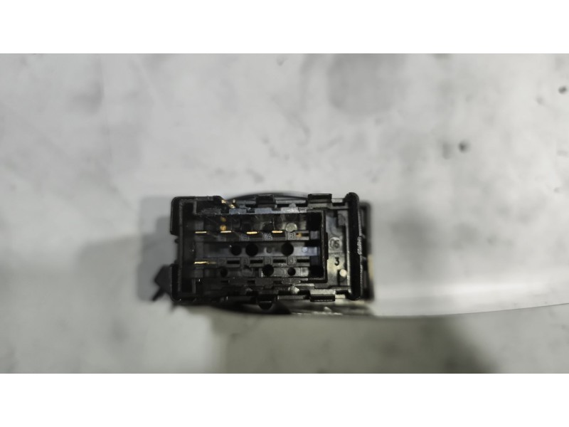 Recambio de interruptor para renault magnum ab diesel referencia OEM IAM 5010379357  