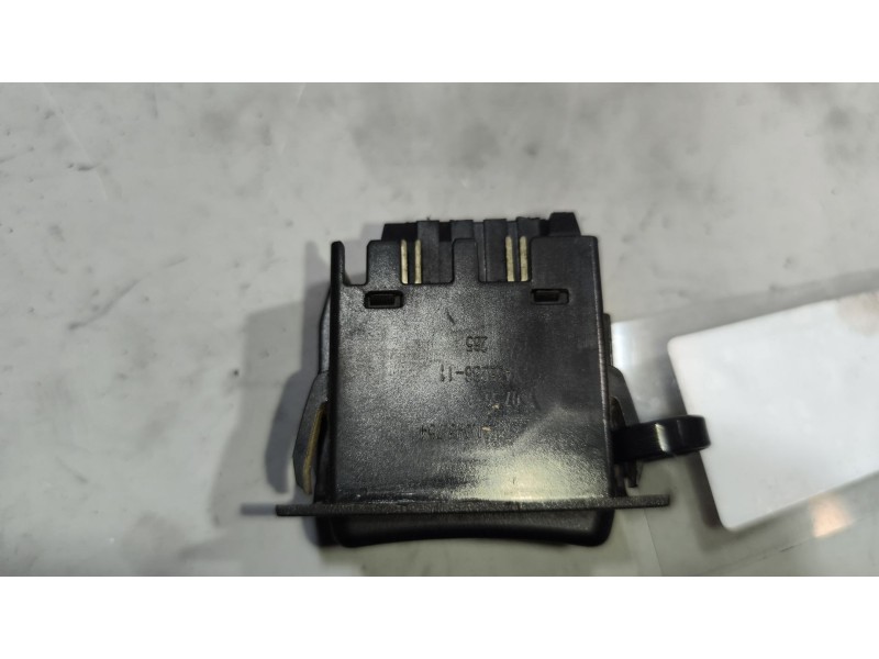 Recambio de interruptor para renault magnum ab diesel referencia OEM IAM 7421043754  