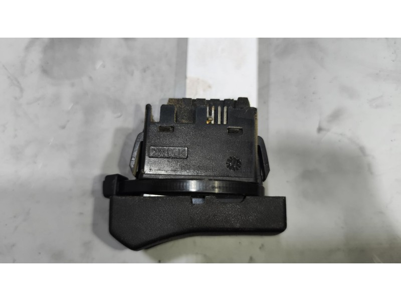 Recambio de interruptor para renault magnum ab diesel referencia OEM IAM 5010589024  