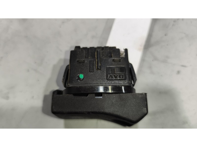 Recambio de interruptor para renault magnum ab diesel referencia OEM IAM 5010589017  