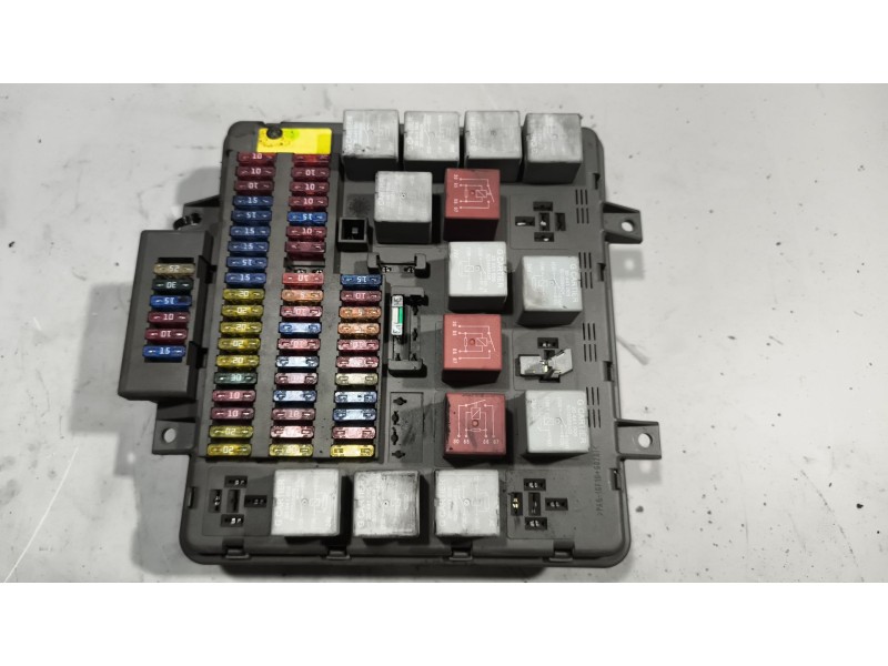 Recambio de caja reles / fusibles para daf serie lf45.xxx desde 06 6.7 diesel referencia OEM IAM 7420792050  